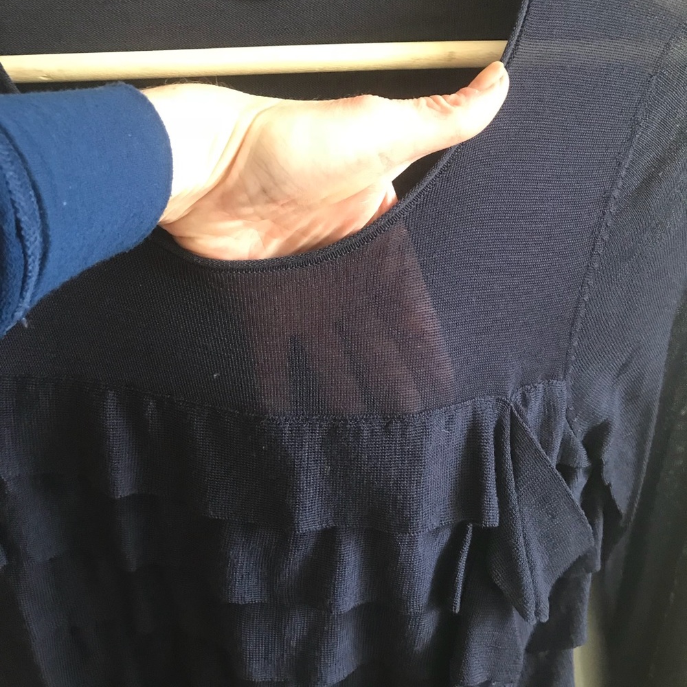 🎀ANN TAYLOR🎀 Ruffle Front Top - Picture 6 of 7